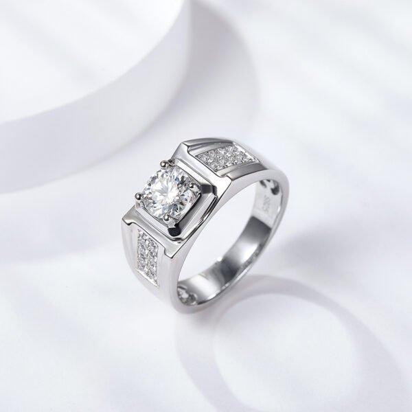 1CT Moissanite Round Cut Ring
