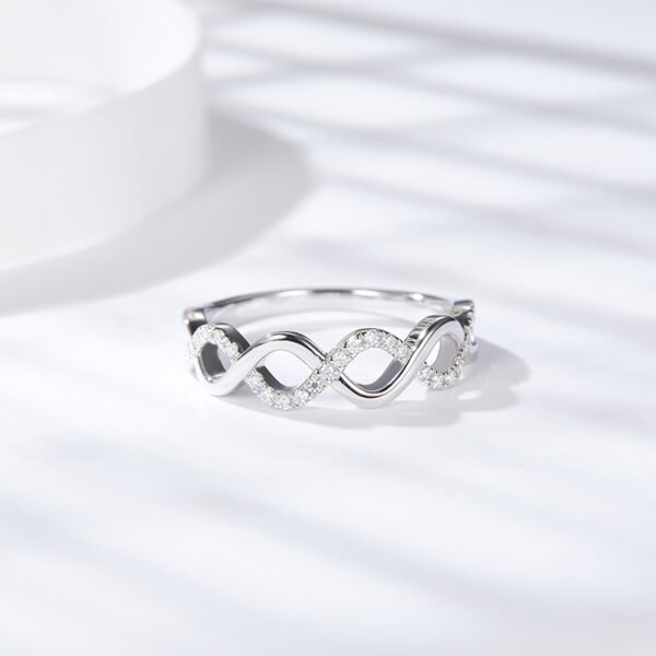 Moissanite cross thread ring