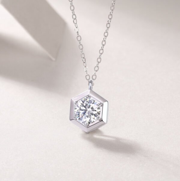 1CT Moissanite round cut pendant - Image 2