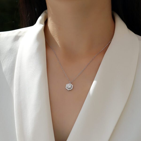 1CT Moissanite round cut pendant - Image 4