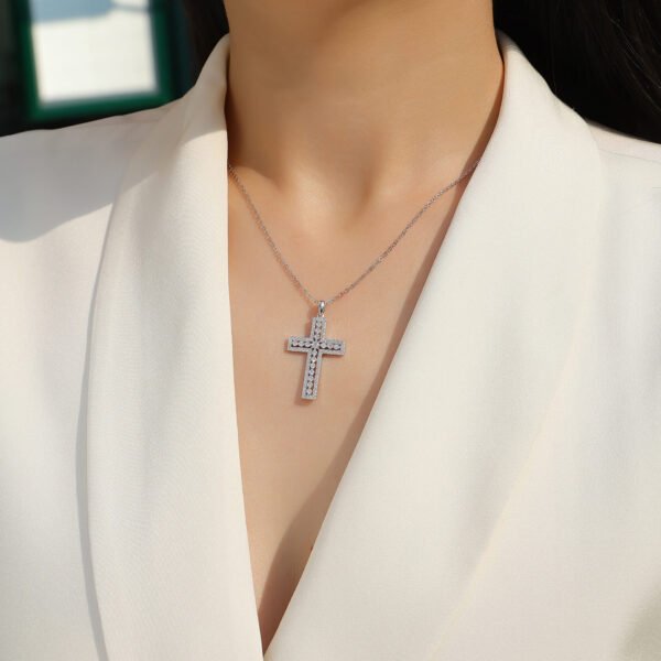 Moissanite cross pendant - Image 3