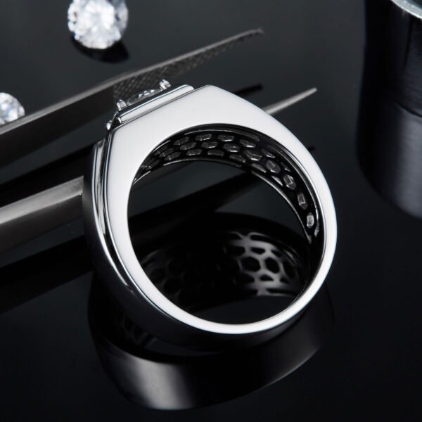 1CT Moissanite Round Cut Ring - Image 2