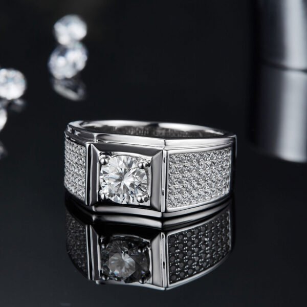 1CT Moissanite Round Cut Ring - Image 2