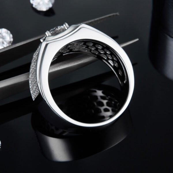1CT Moissanite Round Cut Ring - Image 3