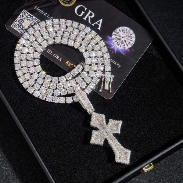 Moissanite cross pendant - Image 5